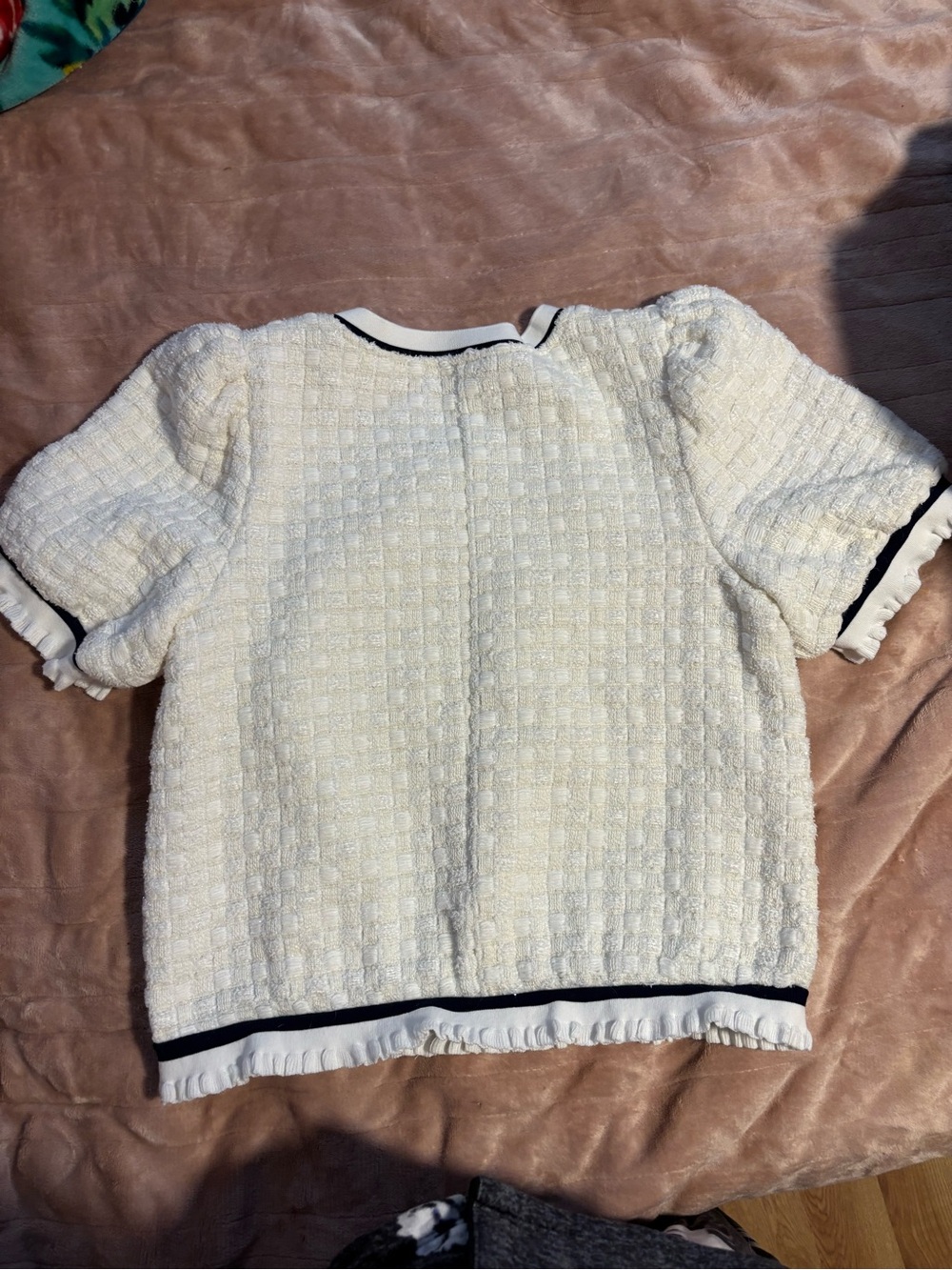 Voy Cream Short Sleeve Textured Knit Top with Black Trim - Picture 3 of 6